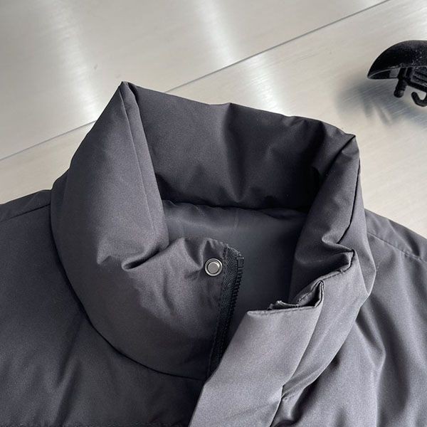 Easy to use Prada down vest with copy logo pua38413