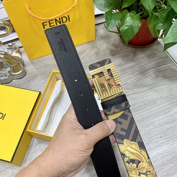 New color ☆ Rare Fendi FF motif replica leather belt in calf leather feo32037