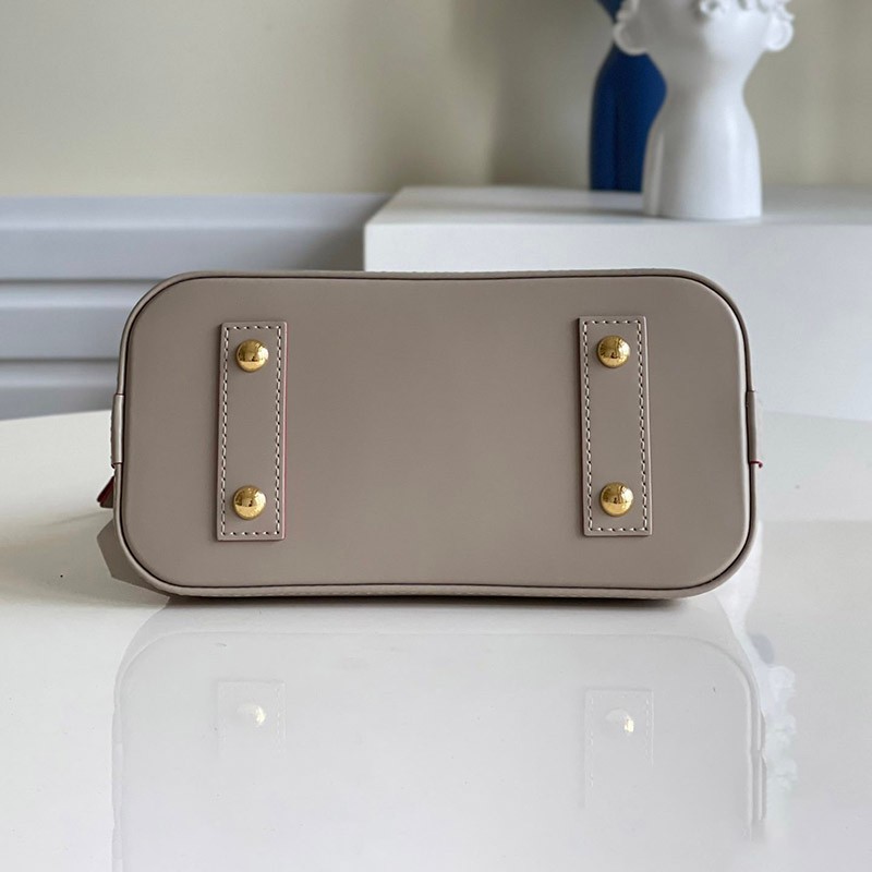 No customs duties Louis Vuitton shoulder bag fake handbag popular epi vue10783