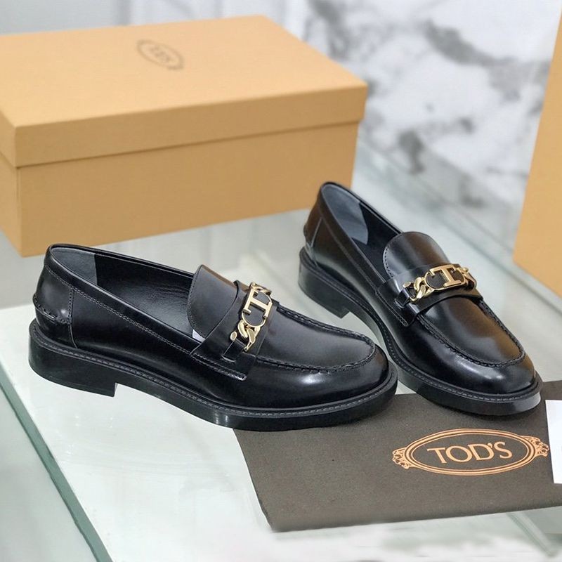 Rare color Tod's replica women's loafers in leather with T logo chain tog57664