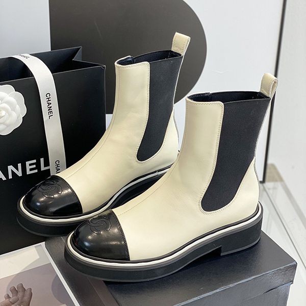 Perfect gift: Chanel ankle boots CC lambskin patent fake G39391Y56252K4841