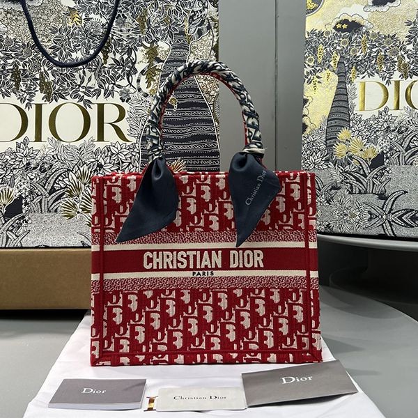 First come, first served? Dior Book Tote Replica deo34301 First come, first served? Dior Book Tote Replica deo34301