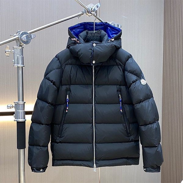 Many celebrities love Moncler replica hooded down jacket unisex mov15089 Many celebrities love Moncler replica hooded down jacket unisex mov15089