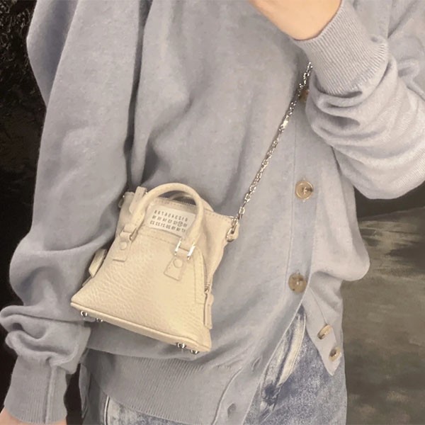 Rare Maison Margiela 5AC Replica Classique Baby Shoulder Bag SB3WG0025P4