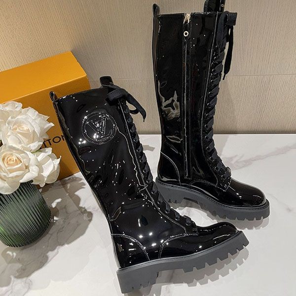 Stylish Louis Vuitton flat high boots replica vuc25999