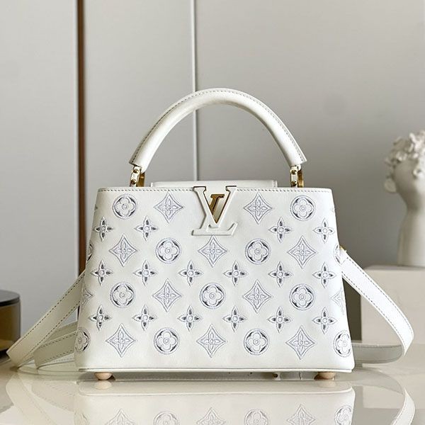 Eye-catching color Louis Vuitton Capucines bag replica M20742 Eye-catching color Louis Vuitton Capucines bag replica M20742
