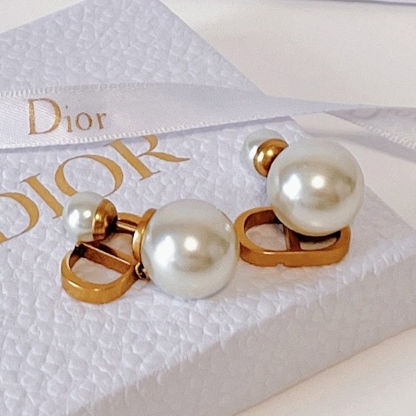 Not available in Japan Dior PETIT CD earrings metal resin pearl signature fake deg76404 Not available in Japan Dior PETIT CD earrings metal resin pearl signature fake deg76404