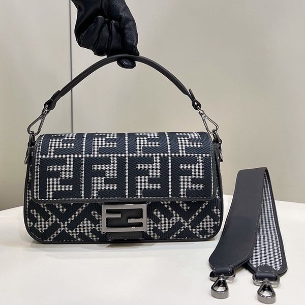 Easy to use Fendi shoulder bag replica fek26300 Easy to use Fendi shoulder bag replica fek26300