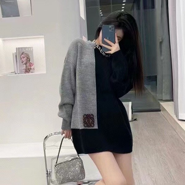 Love at first sight? Loewe Anagram Embroidered Wool Knit Pullover loi04267