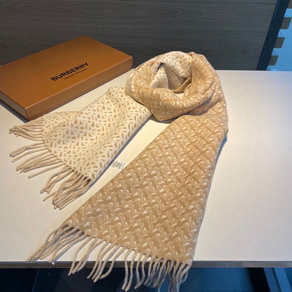 Love at first sight? Burberry TB Monogram Scarf Muffler Replica 80192311