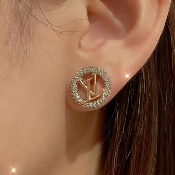 The rapidly growing popularity of Louis Vuitton replica Boucle D'oreille Louise by Night M00757
