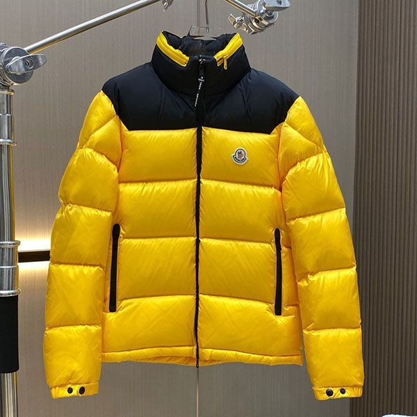 World-famous? Moncler short down jacket replica mot21833 World-famous? Moncler short down jacket replica mot21833