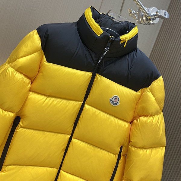 World-famous? Moncler short down jacket replica mot21833
