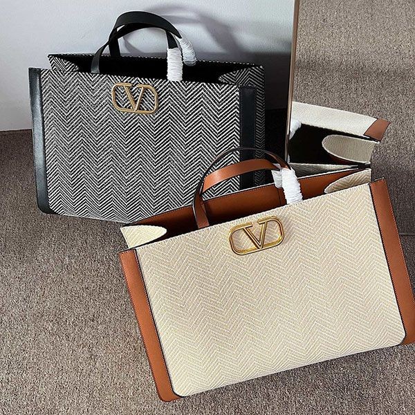 Valentino Chevron Pattern SUPERVEE Handbag Replica Vuk05777