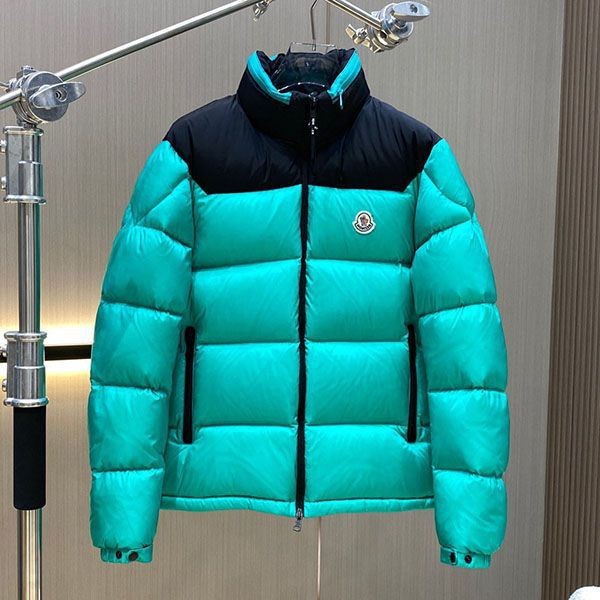 Very popular! Moncler short down jacket copy moz66120 Very popular! Moncler short down jacket copy moz66120