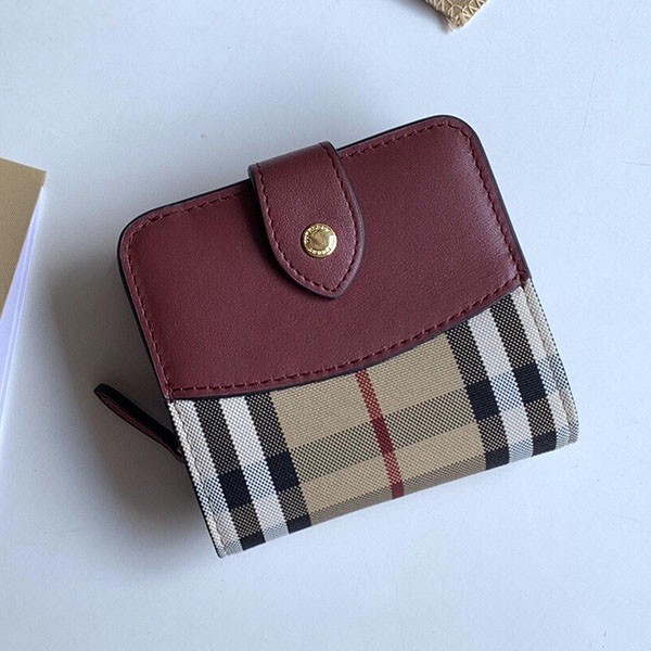 Free shipping Burberry compact check pattern folding wallet replica BAM02830