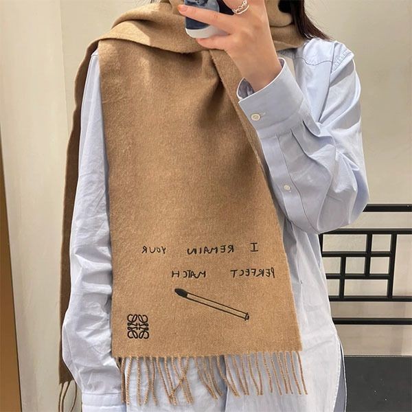 Loewe Cashmere Scarf Replica [Popular Item] A0257320