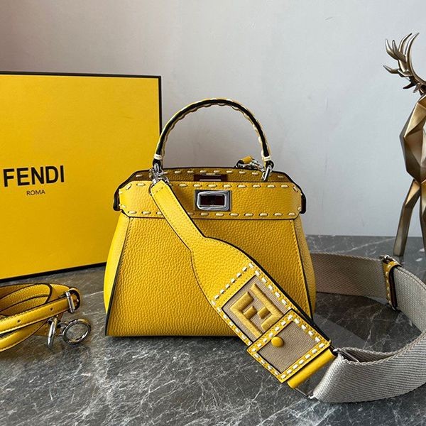 Competition for Fendi Shoulder Bag Replica fea86936