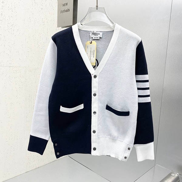 The rapidly growing popularity of Thom Browne's copy Donegal Contrast 4-Bar Cardigan toi72536 The rapidly growing popularity of Thom Browne's copy Donegal Contrast 4-Bar Cardigan toi72536