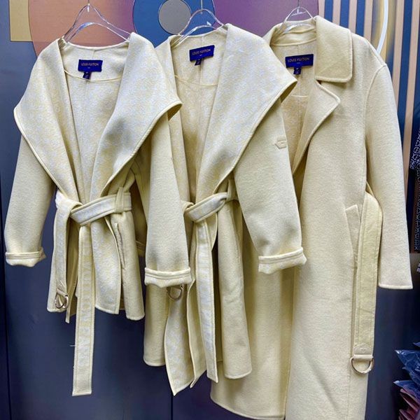 Extremely rare! Louis Vuitton Monogram Long Coat Replica vus57506