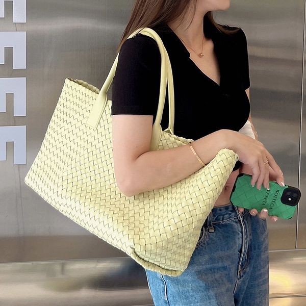 Very popular! Bottega Veneta The Arco Intrecciato Leather Tote Bag Replica bof78321 Very popular! Bottega Veneta The Arco Intrecciato Leather Tote Bag Replica bof78321