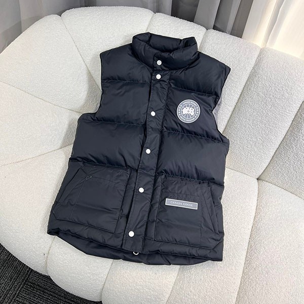Competition: Canada Goose Replica Freestyle Vest Cav14654