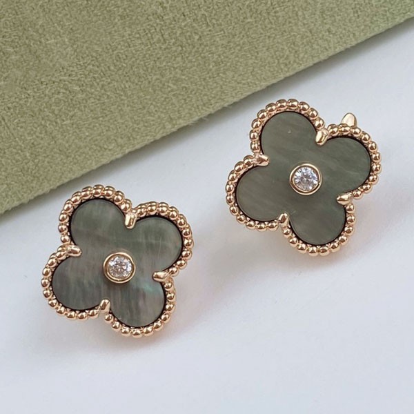 Van Cleef & Arpels Yellow Gold Earrings, Fake Earrings vaw25316, Very Popular Around the World?