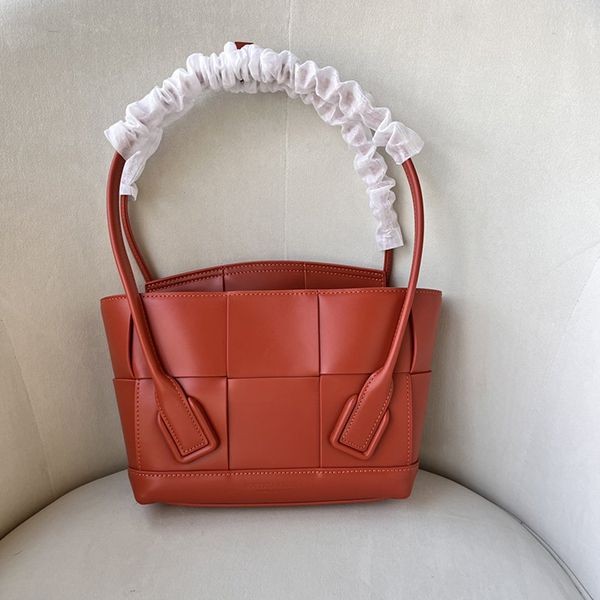 Love at first sight? [Bottega Veneta replica] Arco leather top handle bag bor71132