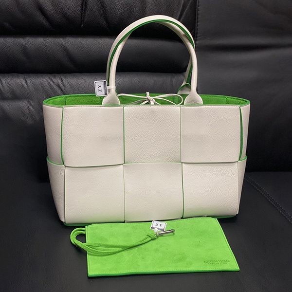 ☆Super popular☆Bottega Veneta Arcoto Tote Bag Replica Small Bicolor 652867V1Q711091 ☆Super popular☆Bottega Veneta Arcoto Tote Bag Replica Small Bicolor 652867V1Q711091