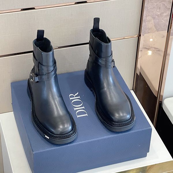 Love at first sight? High quality??? Dior short boots replica deo12802