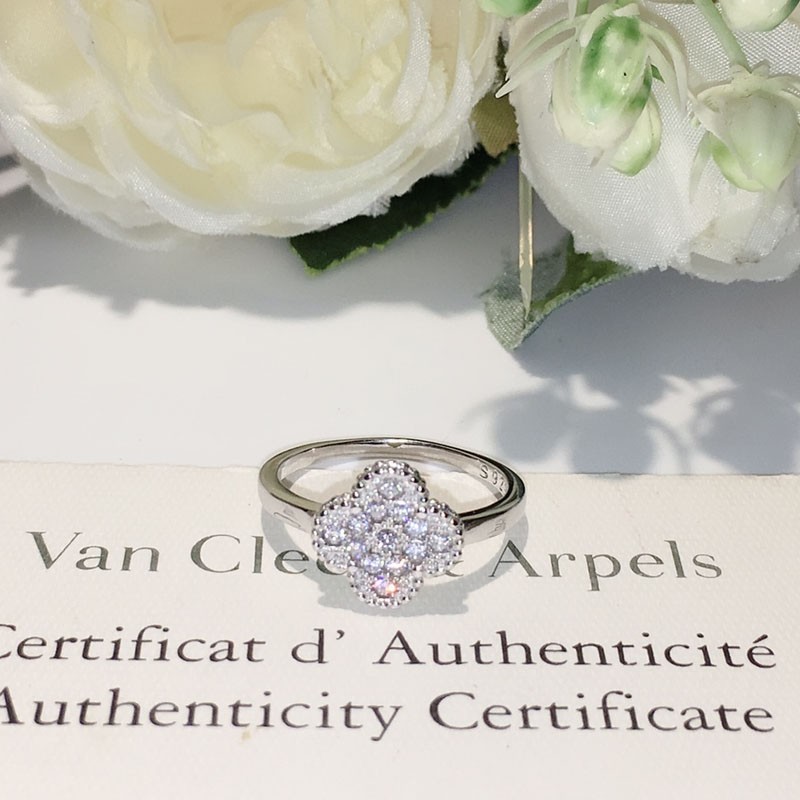 New on sale: Van Cleef & Arpels Magic Alhambra Ring, WG Diamond VCARN9WU00
