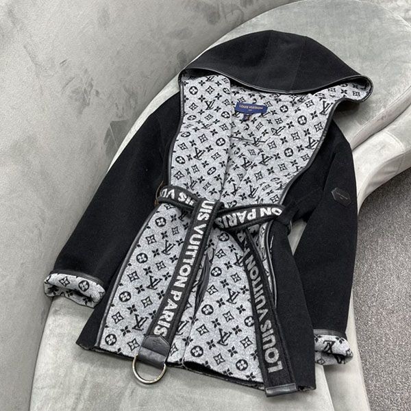 Very popular! Louis Vuitton Monogram Long Coat Replica vua29657