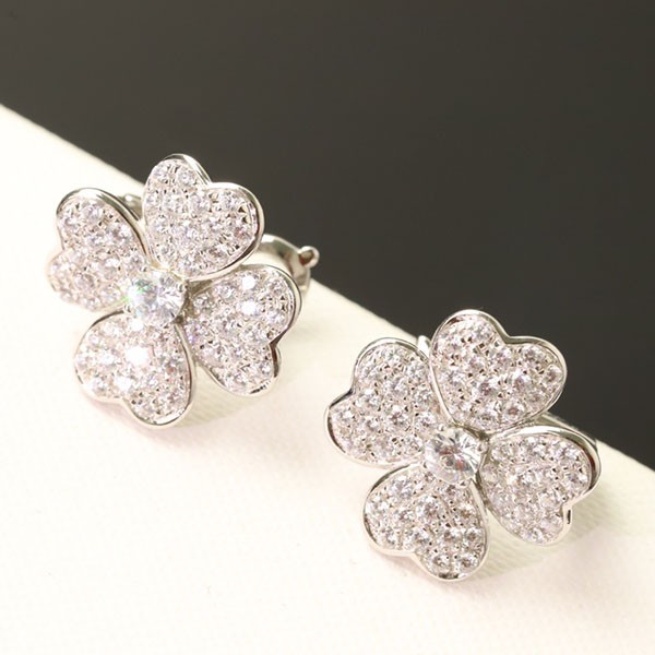 Super Hot Topic! Van Cleef & Arpels Replica Cosmos Earrings Medium Model VCARO68J00