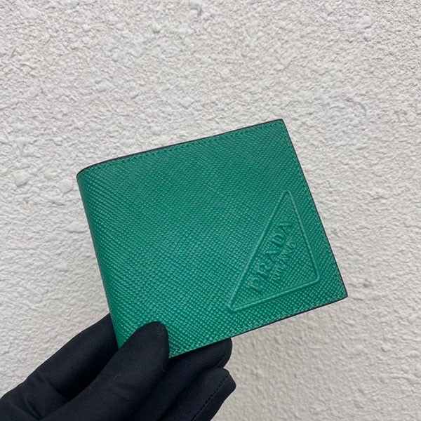 Prada Sasaffiano Embossed Leather Wallet Replica Green put15768