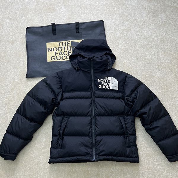 The rapidly growing popularity of Gucci x North Face fake two-tone down jacket Nok48369 The rapidly growing popularity of Gucci x North Face fake two-tone down jacket Nok48369