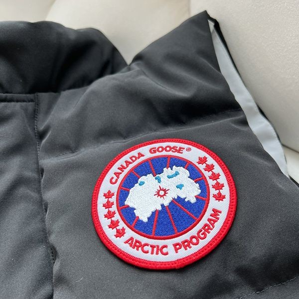 Very popular all over the world? Canada Goose down vest copy, available in 4 colors Cak86469