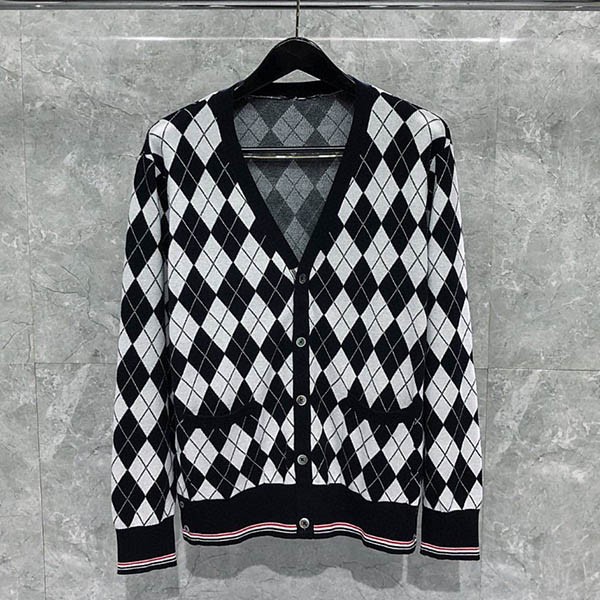 Popularity is rising fast Thom Browne Replica Classic V-neck Cashmere Cardigan toz08389 Popularity is rising fast Thom Browne Replica Classic V-neck Cashmere Cardigan toz08389