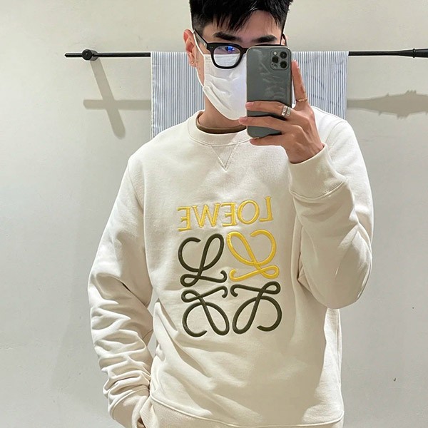 Very popular! Loewe replica anagram sweatshirt H526Y
