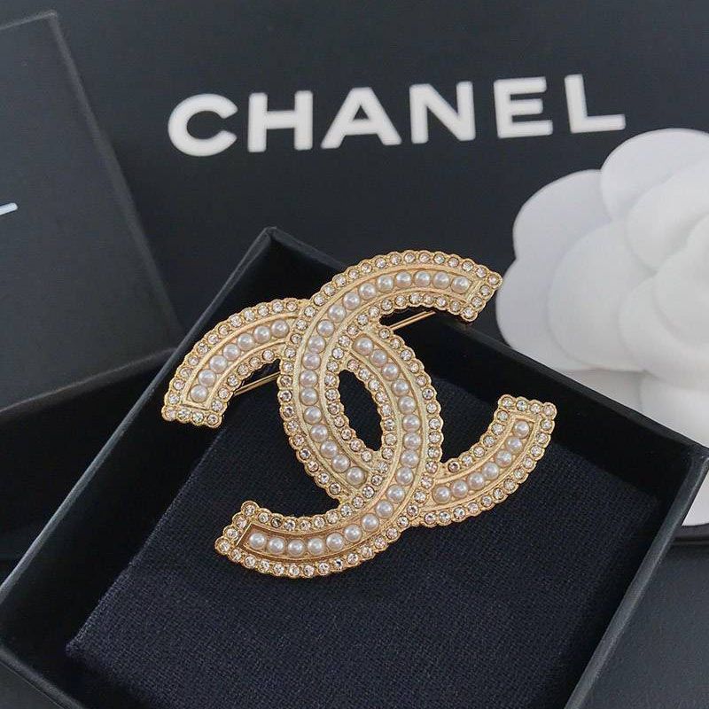 Very popular Chanel CC logo brooch replica she07518