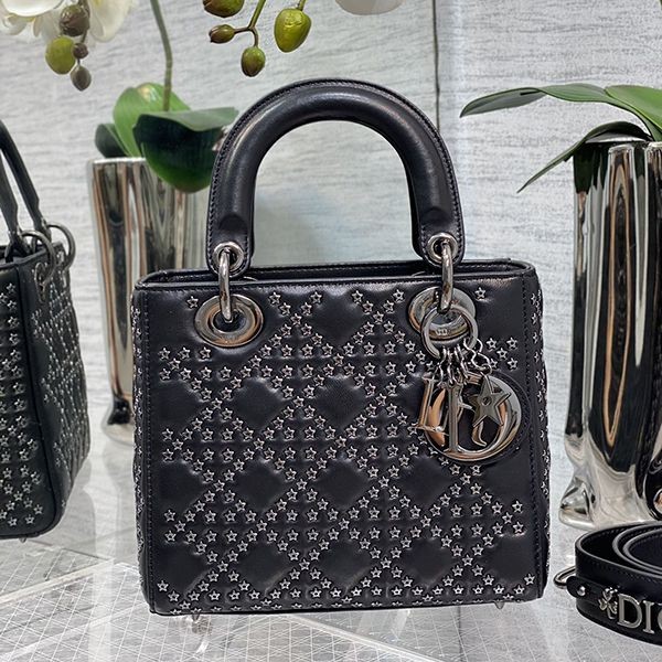 Extremely rare! Lady Dior replica LADYD-LITE gold logo medium deg75952 Extremely rare! Lady Dior replica LADYD-LITE gold logo medium deg75952