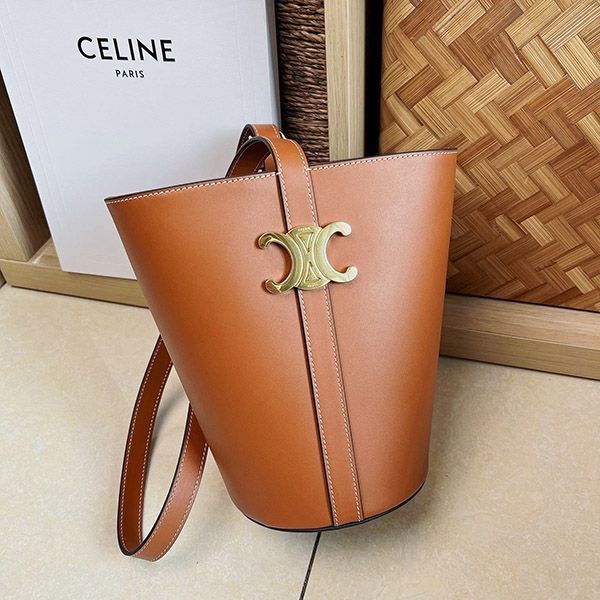 No.1 Popular Celine Bucket Triomphe Replica Tan 199913BFN04LU No.1 Popular Celine Bucket Triomphe Replica Tan 199913BFN04LU