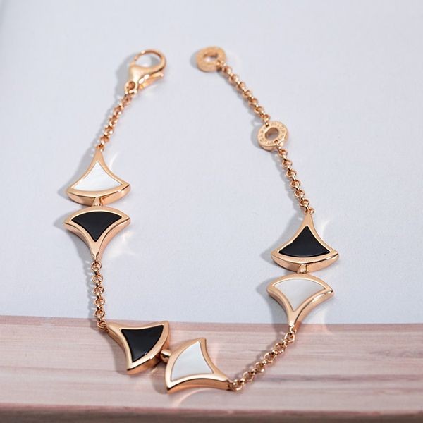 The rising popularity of Bulgari's DIVAS DREAM bracelet is a fake But66325