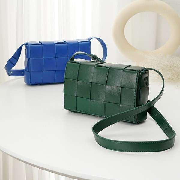 Bottega Veneta Cassette Replica Leather Shoulder Bag 2 Colors 578004VMAY13035