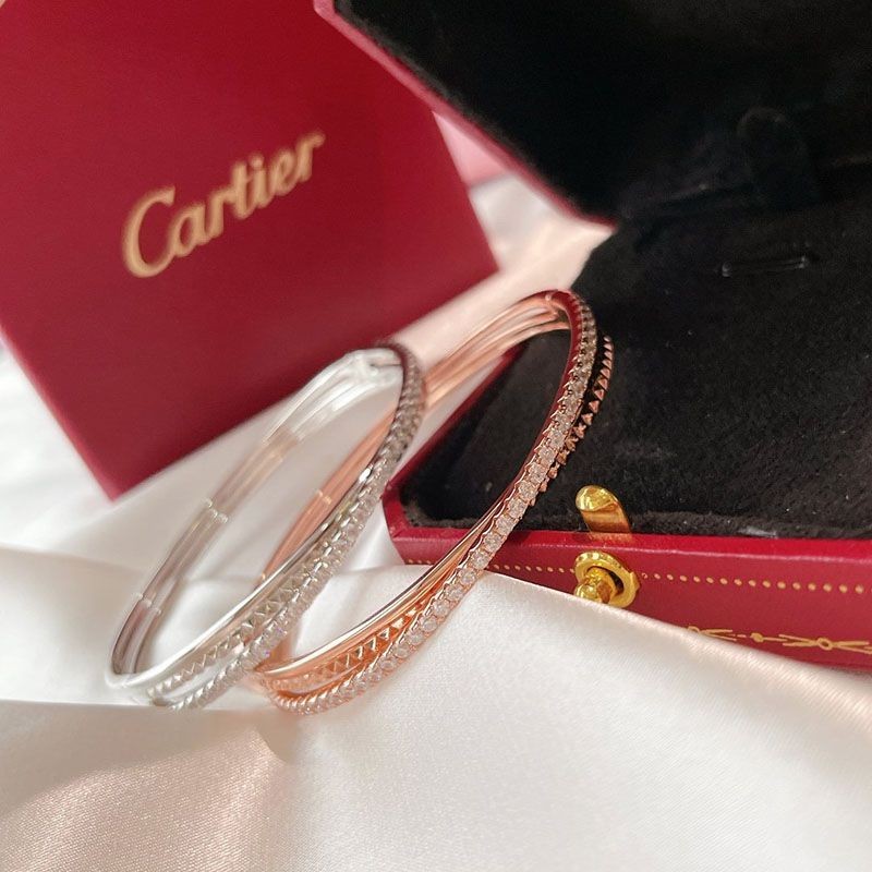 Very popular all over the world? Etincel de Cartier fake bracelet in two colors kai31956