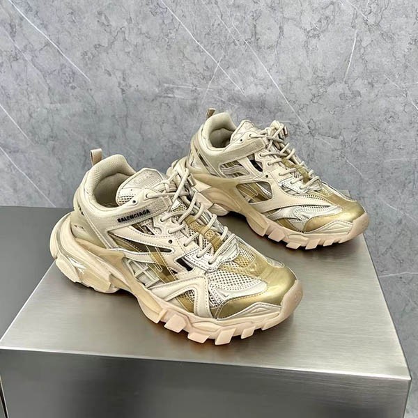 Love at first sight? Balenciaga TRACK.2 sneakers replica bab68512