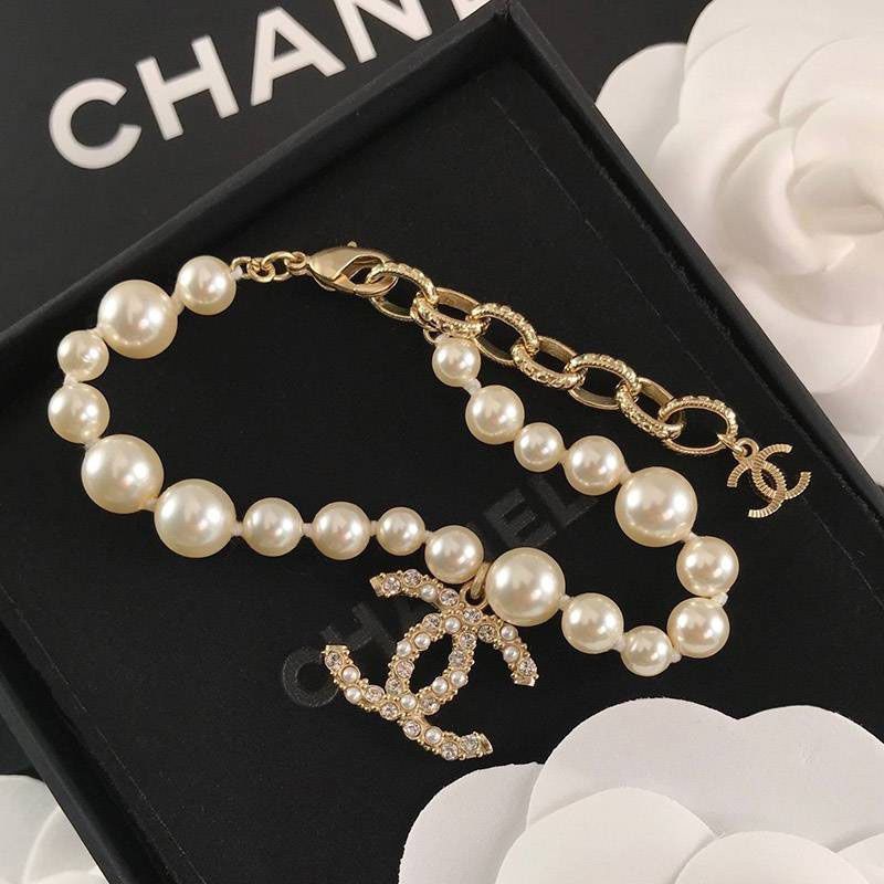 Very popular all over the world? Chanel bracelet replica resin & strass shj61296