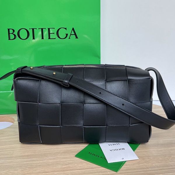 The rapidly growing popularity of the Bottega Veneta Brick Cassette Shoulder Bag Replica bol14887