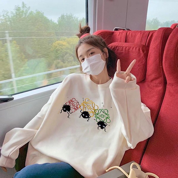 Sure to sell out! Loewe x Spirited Away fake sweatshirt Susuwatari Anagram lov03451