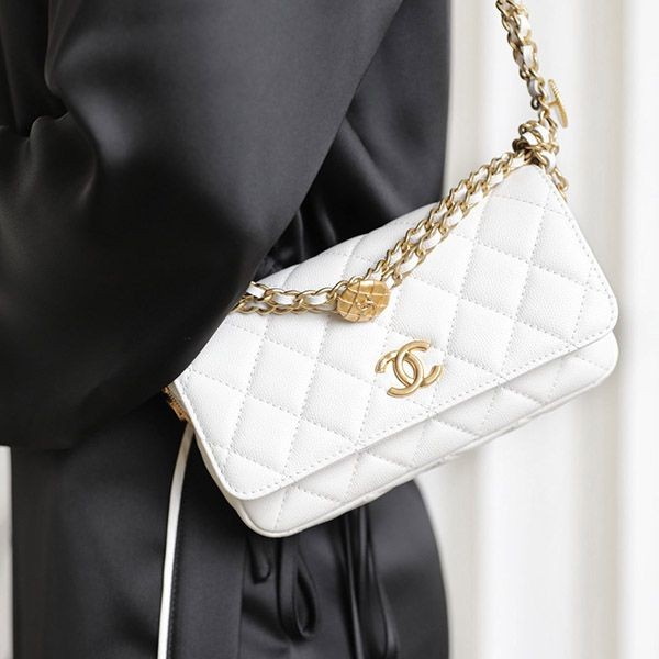 Chanel Badge Replica Gold Chain Flap Bag shb88355 Chanel Badge Replica Gold Chain Flap Bag shb88355