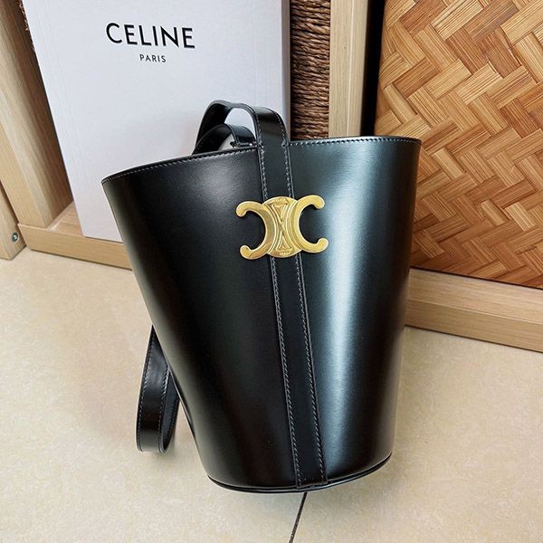 Very popular: Celine Triomphe bucket replica black 199913BF438NO Very popular: Celine Triomphe bucket replica black 199913BF438NO